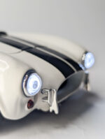 Shelby Cobra 427 S/C Roadster 1965 diecast scale model car with realistic lights and detailed finish