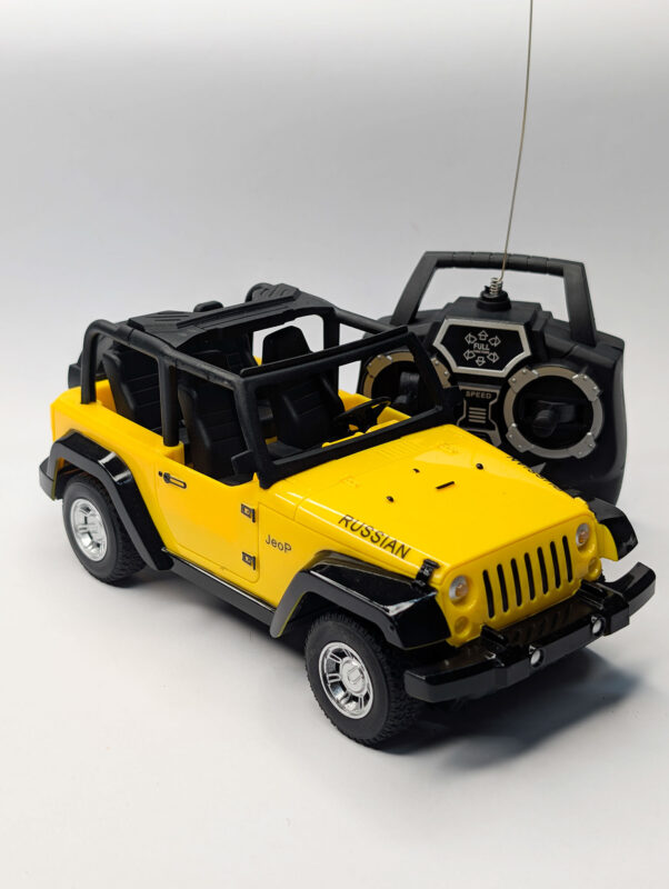 Jeep Wrangler (2-Door Off-Road SUV) diecast scale model car with realistic lights and detailed finish